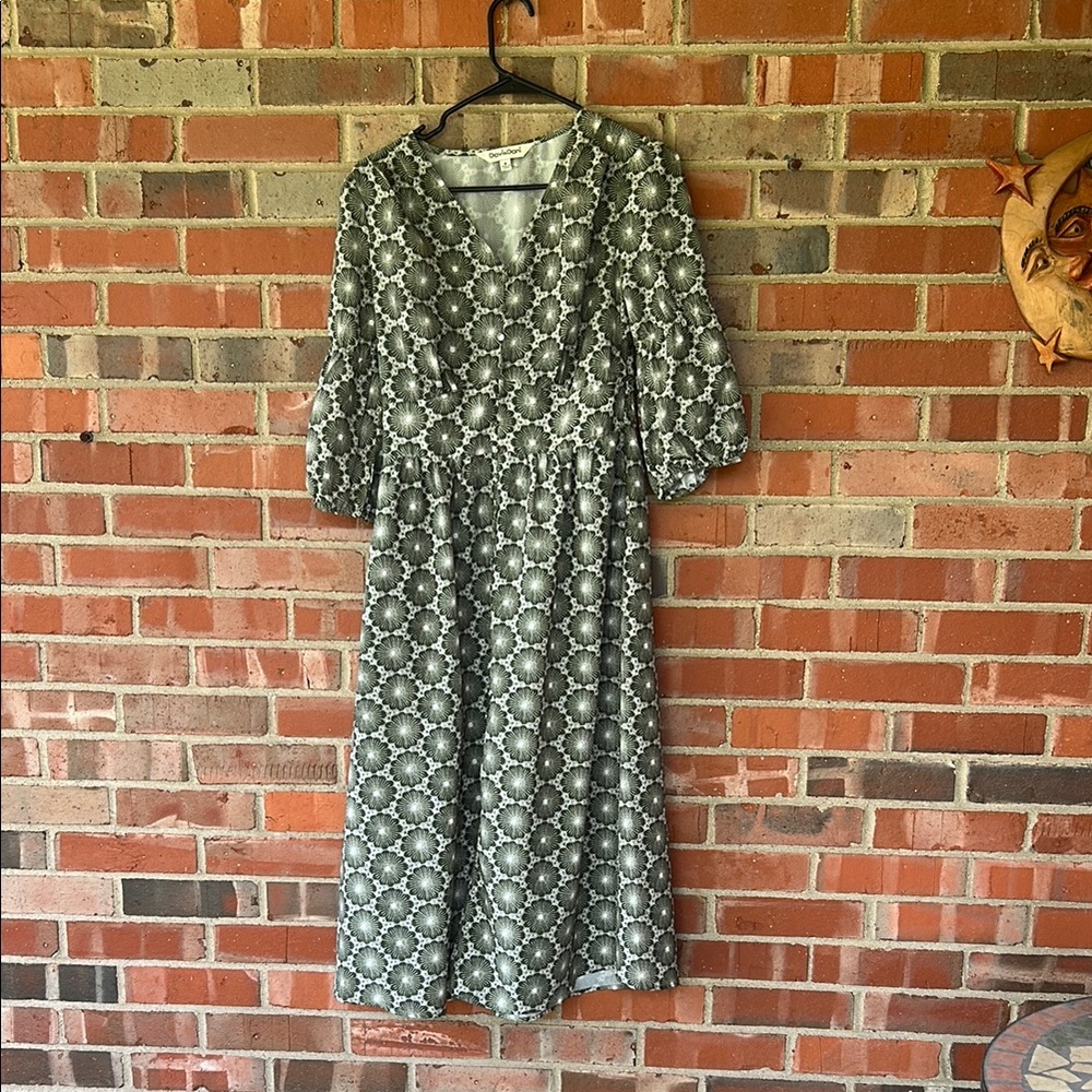 DAVI & DANI Green and White V-Neck Sundress